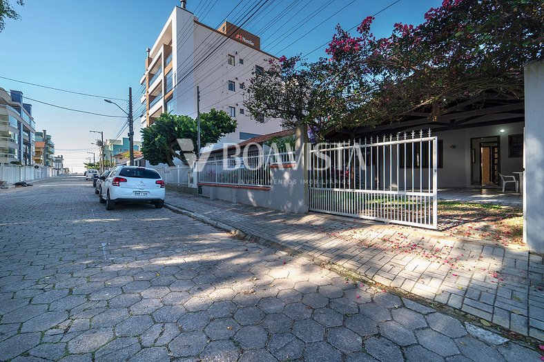 3 bedroom house for rent Bombinhas/SC