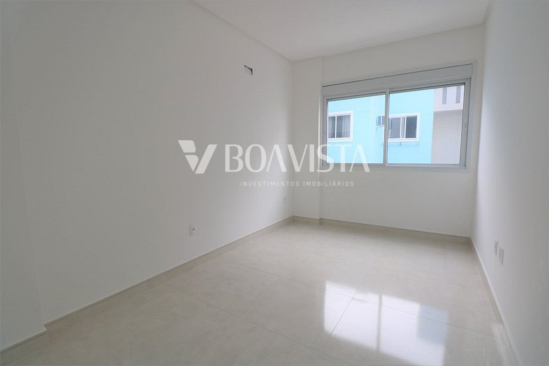 Apartamento 140 metros do mar com 3 dormitórios