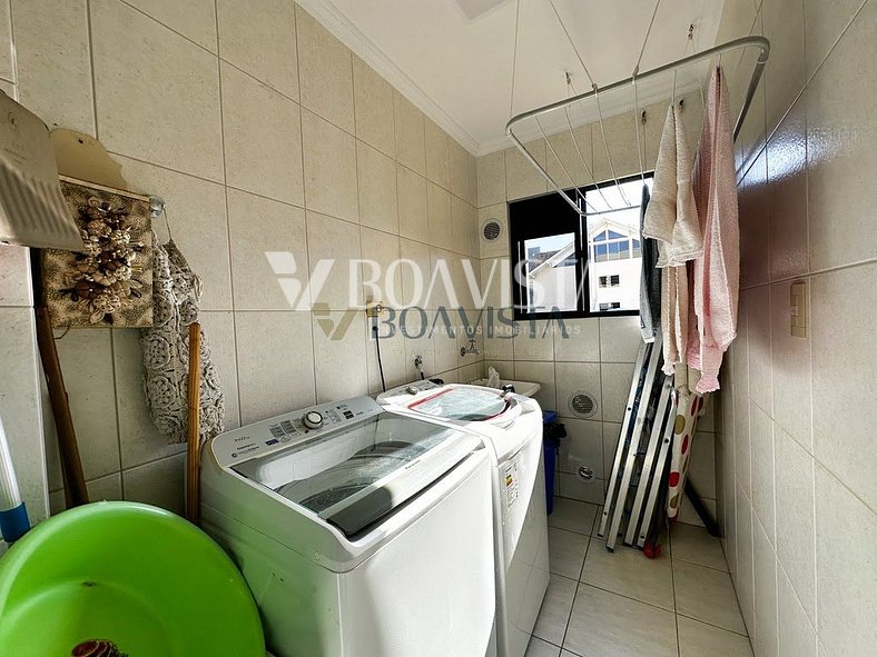 Apartamento com 03 dormitórios de frente para a avenida de B