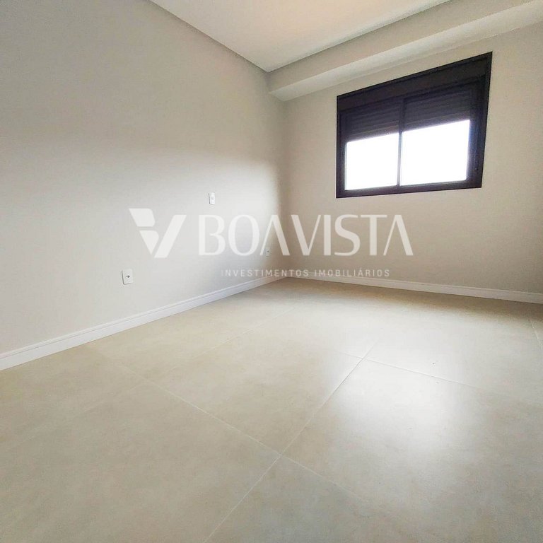 Apartamento com 2 dormitórios com piscina