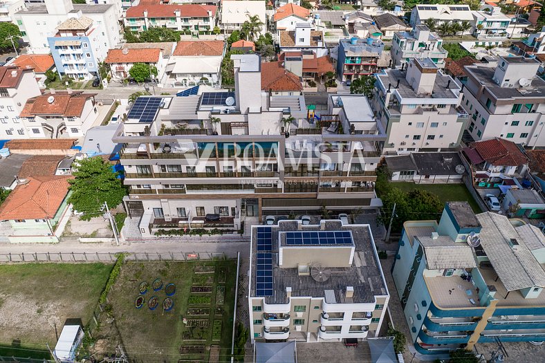 Apartamento com duas suítes no centro de Bombinhas