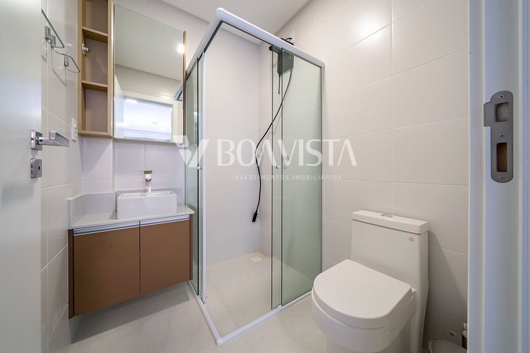 Apartamento com piscina e sala de jogos 1032