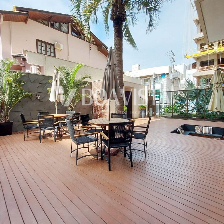 Apartamento com piscina na praia de Bombas