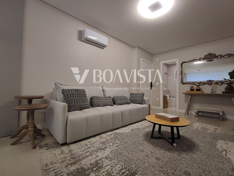 Apartamento novo mobiliado com 2 suites na Av. principal de