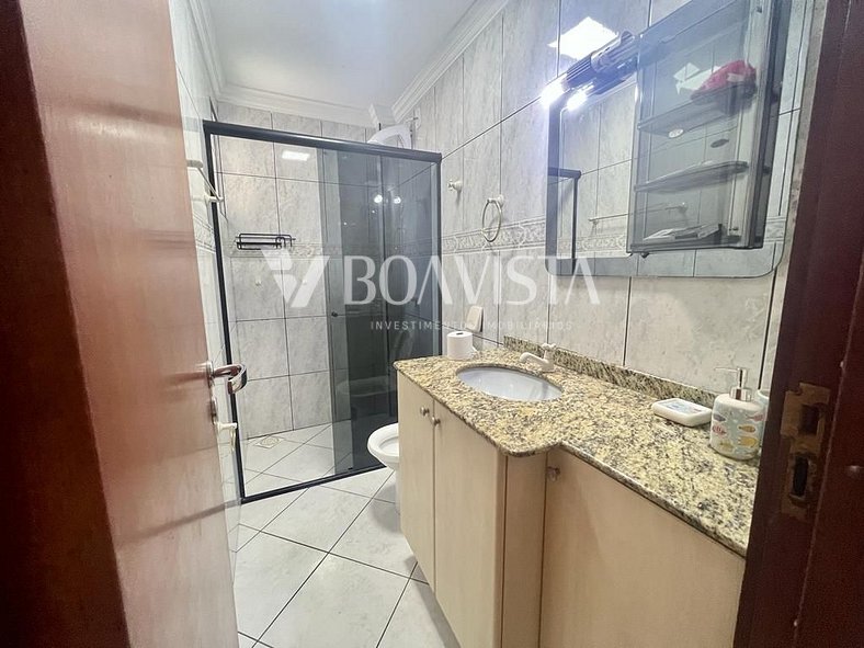 Belíssimo apartamento com 03 dormitórios sendo 01 suíte com