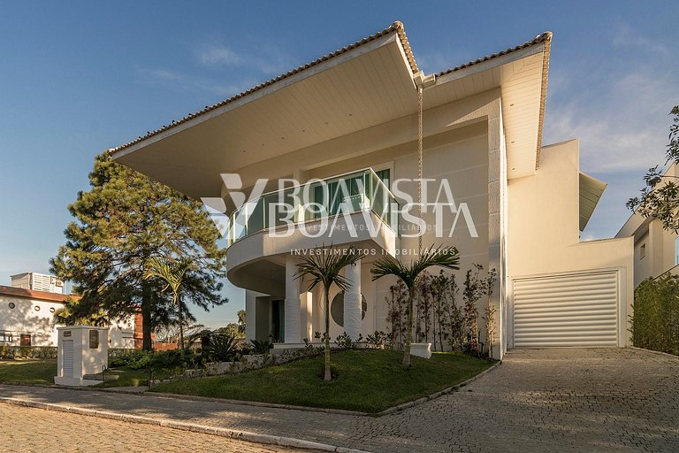 Casa Cond. Vivendas do Atlântico na Praia do Estaleiro em BC