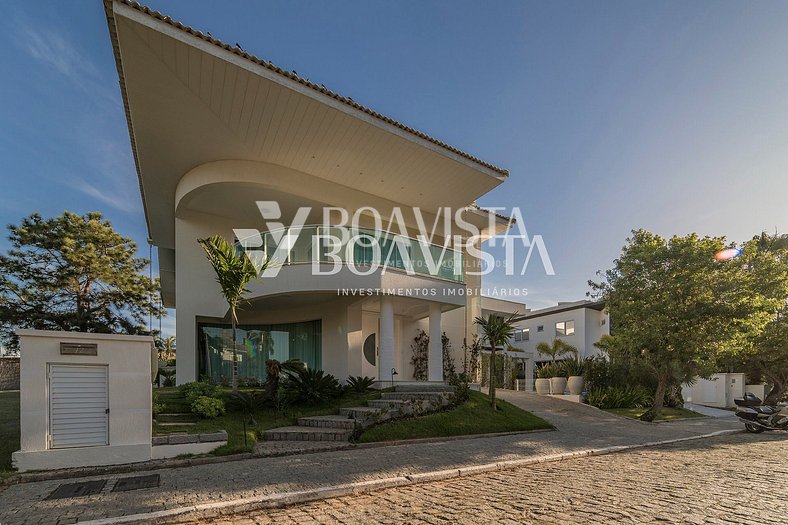 Casa Cond. Vivendas do Atlântico na Praia do Estaleiro em BC