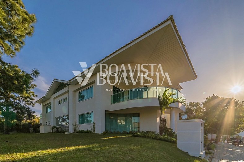 Casa Cond. Vivendas do Atlântico na Praia do Estaleiro em BC