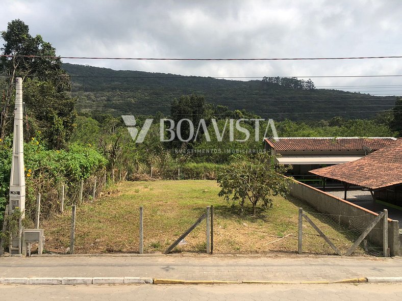 Lote com projeto aprovado, luz e agua