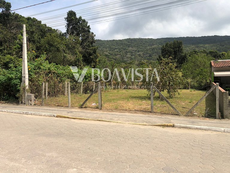 Lote com projeto aprovado, luz e agua