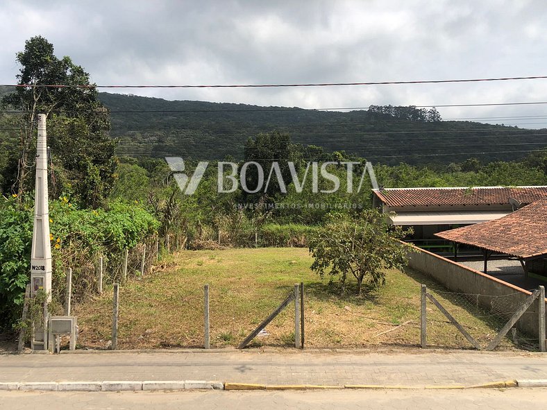 Lote com projeto aprovado, luz e agua