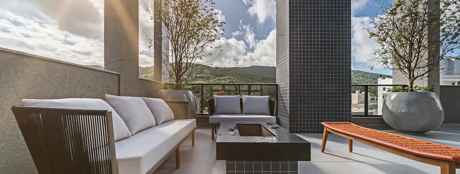Casa com Piscina em Canto Grande
