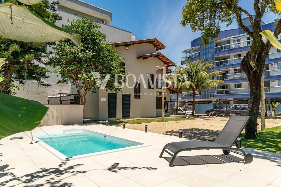 Casa para 15 pessoas em Bombinhas | Piscina e Beach Tennis